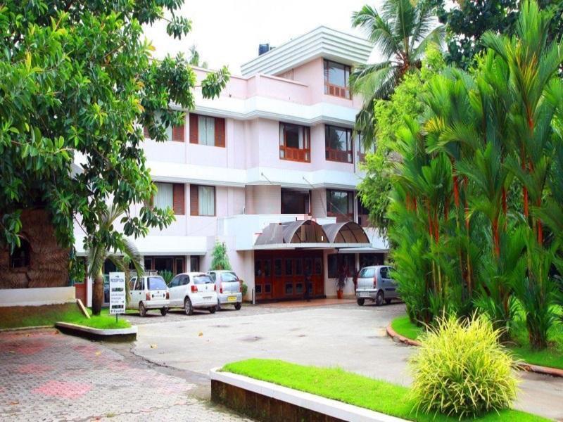 Hotel Highway Garden Kochi Buitenkant foto