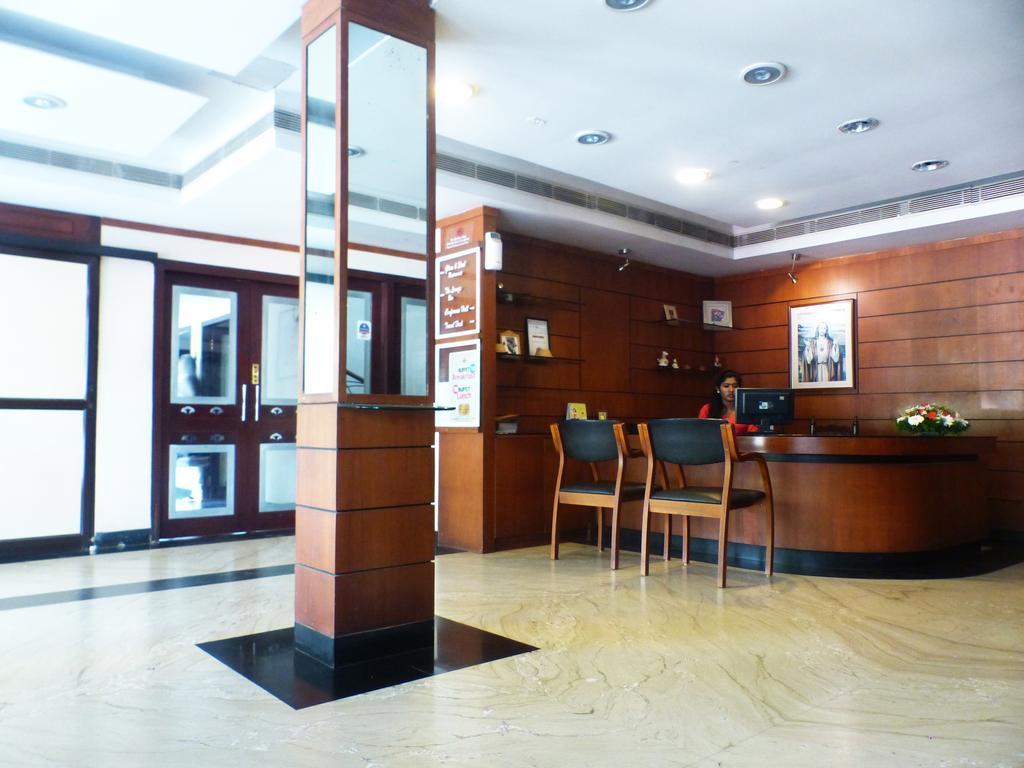 Hotel Highway Garden Kochi Buitenkant foto