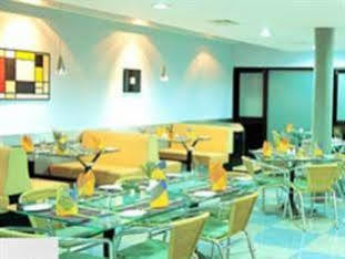 Hotel Highway Garden Kochi Buitenkant foto